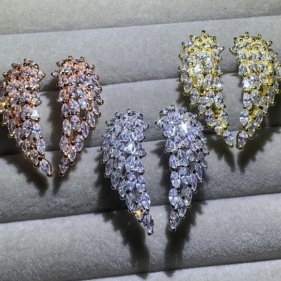 Diamond Angel Wing Ring - Picture 9 of 15